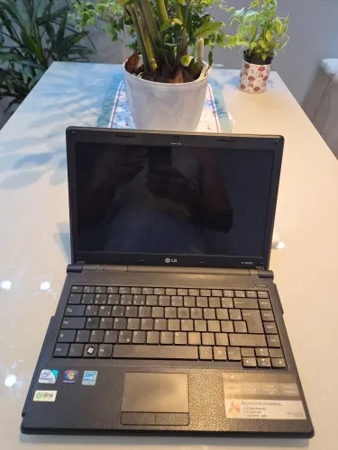 Notebook LG Core i3 / 6GB RAM / SSD 120GB + Brinde Teclado e Mouse
