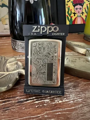 Isqueiro Zippo Original Model #352 Regular Venetian Dourado - Novo na Caixa