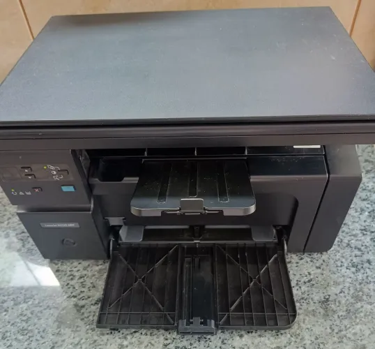Vendo impressora multifuncional hp laserjet m1132 mfp funcionando com 32 mil impressões.
