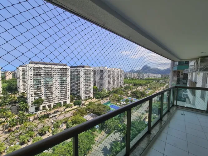 RESERVA DO PARQUE andar alto com linda vista livre para a Pedra da Gávea.