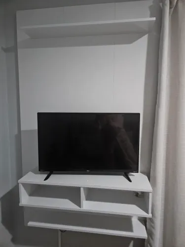 Painel para TV na cor branca