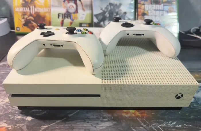 Xbox One S