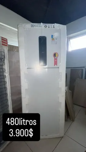 Geladeira Electrolux Nova na embalagem 