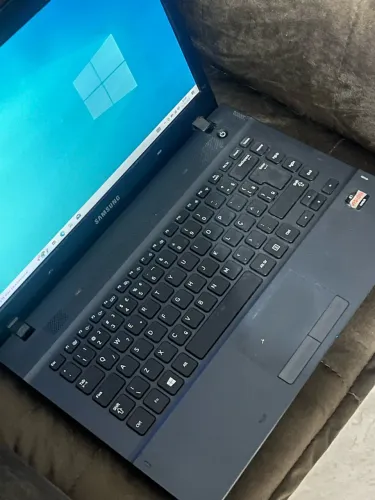 Samsung ATIV Book - Modelo NP275E4E
