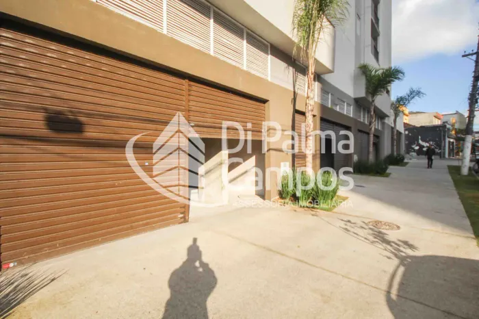 Salão comercial de 103m² com 2 banheiros para alugar no bairro Ipiranga