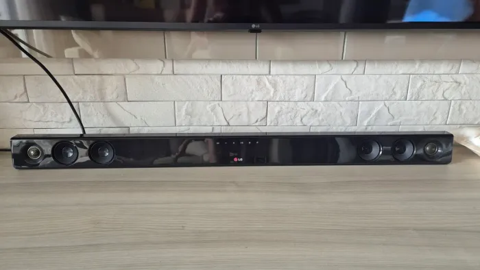 Soundbar LG 2.1 110v