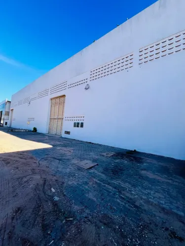 Alugo Ótimo Galpão com 440m2 no Renascer