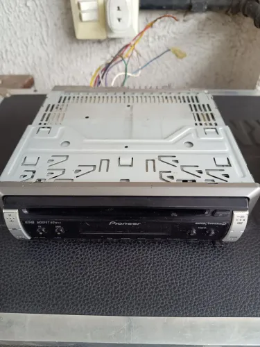 Vendo rádio automotivo pioneer deh-1880g, cd player, funcionando.