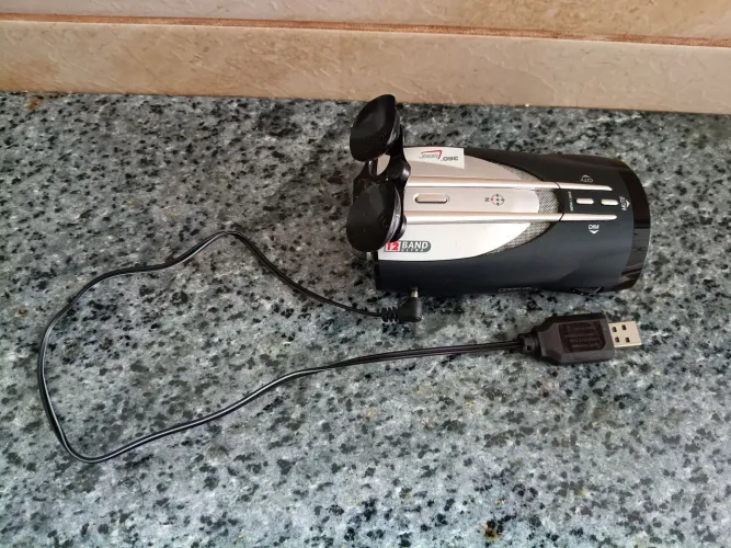 Vendo detector de radar Cobra XRS-9840 a laser de 12 bandas. Novo sem uso.