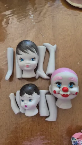 Kit para montagem de 6 bonecas com vestidos