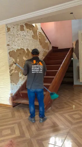 Carpintaria pai e filho escada de madeira