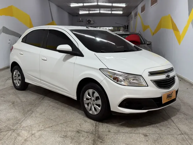 Chevrolet Onix Hatch LT 1.0 8V Flex Mec. 4P 2013