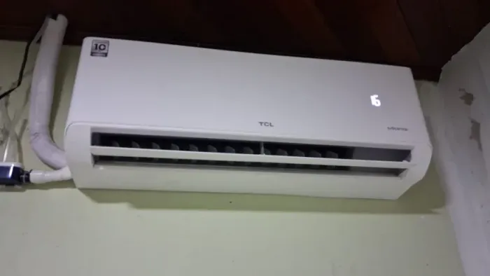 Ar-condicionado Split 12.000 BTUs TCL Inverter Frio BreezeIN AI TAC-12CTG3-INV-I