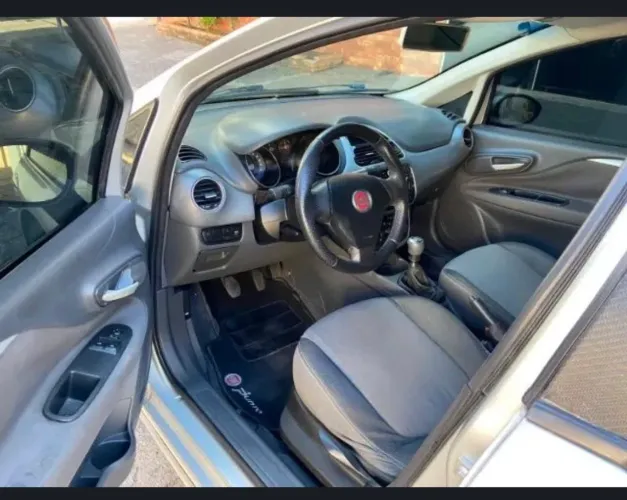 Fiat Punto Essence 1.6 Flex 16V 5P 2013
