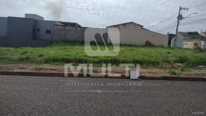 Terreno - JARDIM BRASILIA