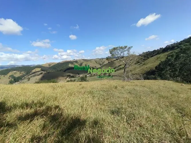 SÍTIO COM CASA SIMPLES EM CUNHA-SP