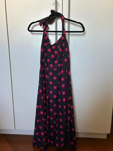 Vestido fantasia de bolinhas anos 50/60