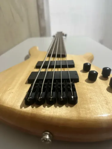 Contrabaixo Cort C5