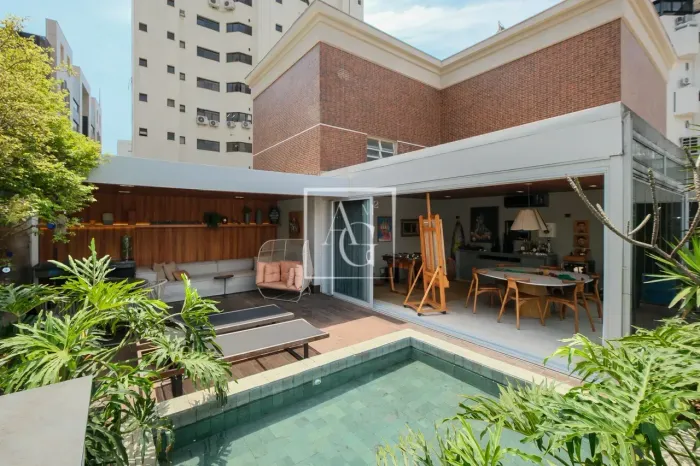Cobertura duplex de 213 m² e 2 suítes à venda em Moema