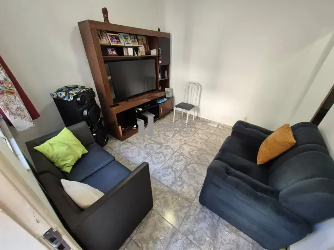 Vendo casa de 3 quartos na Travessa Carneiro - Estácio