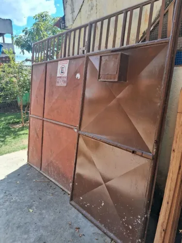Vendo portão totalmente reforçado