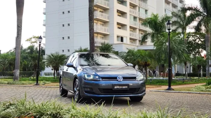 Volkswagen Golf Highline 1.4 TSI Total Flex Aut. 2017