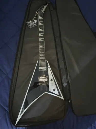 Guitarra Jackson Js32 Rhoads