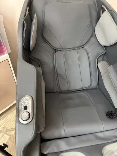 POLTRONA DE MASSAGEM AUTOMÁTICA