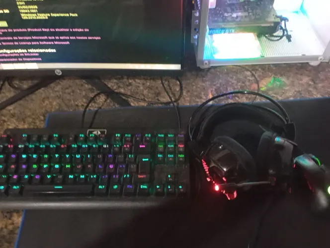 Pc gamer completo semi novo pra sair  aceito propostas rápido 