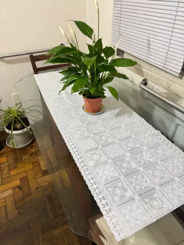 Mesa de Jantar em Madeira Maciça com Tampo de Vidro - Gramado