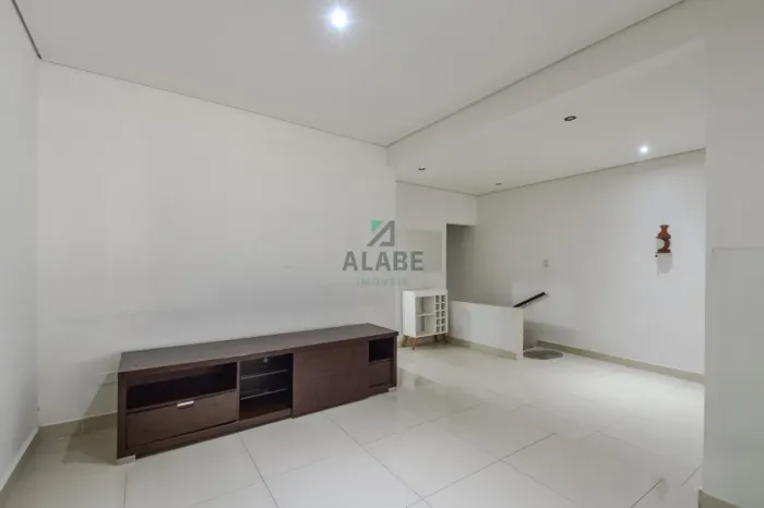 Casa para venda em Jardim Aeroporto com 4 quartos, sendo 2 suítes, 124m²