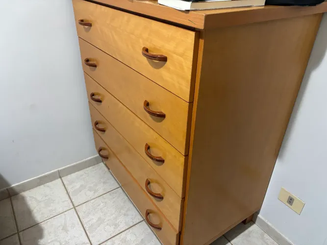 Vende-se Cômoda 5 Gavetas Madeira 