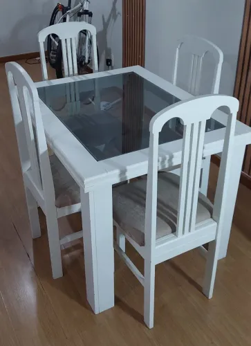 MESA 4 CADEIRAS