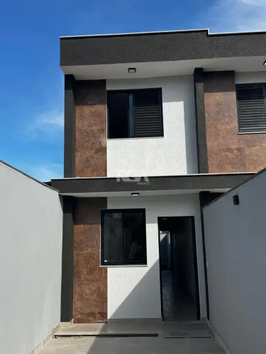 CASA GEMINADA DUPLEX COM 2 SUÍTES E QUINTAL COPACABANA