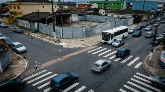 TERRENO - AVENIDA PRINCIPAL