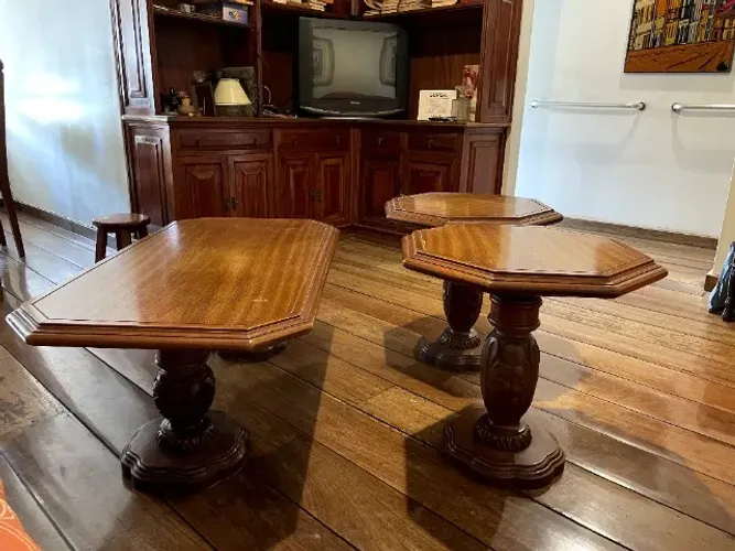 Mesa de centro e mesas laterais