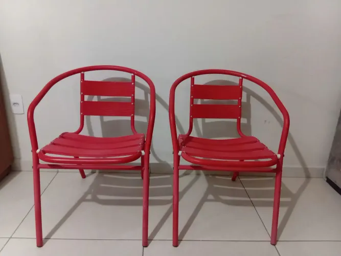 2 cadeiras alumínio.