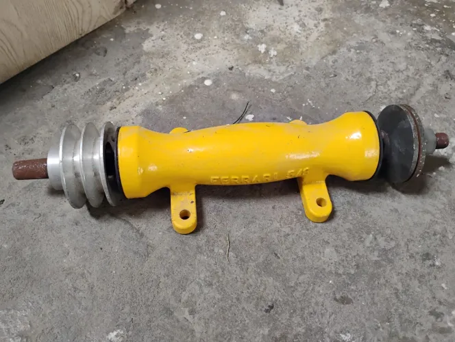 Eixo multiuso seminovo, teve pouco uso, portanto está bem novo.