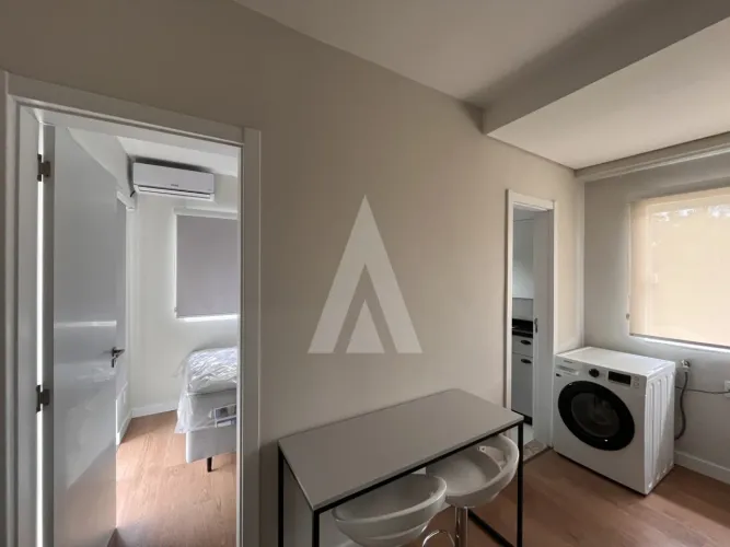 Apartamento mobiliado de 1 dormitório no bairro Costa e Silva com 32 m²