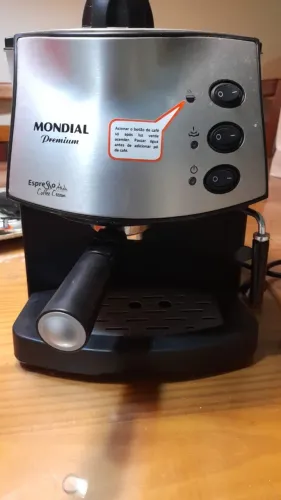 Máquina de Café - Mondial Espresso Coffee Cream Premium C-08.