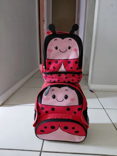 Kit mochila e lancheira 