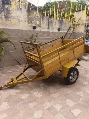 Reboque carretinha com rodao