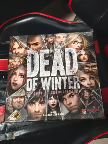 Dead of winter! Um jogo de encruzilhadas