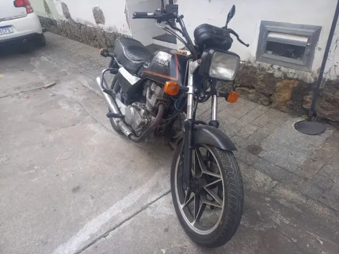 CB 400 ano 82