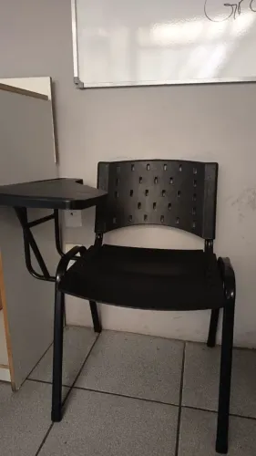 Cadeira Escolar Plástico