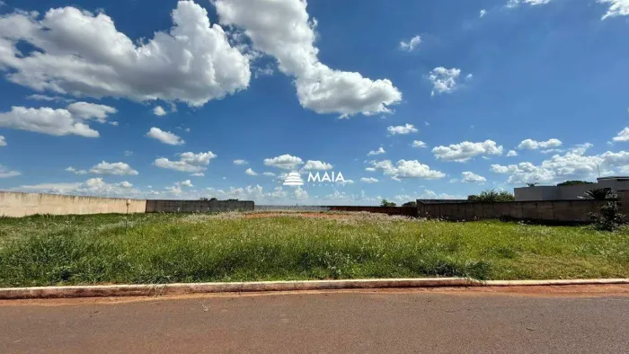 Lote à venda no Condomínio Mario Franco