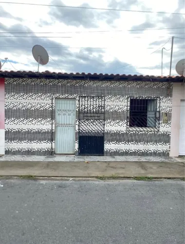 Casa de 2 quartos no Bugio próximo a Delegacia 
