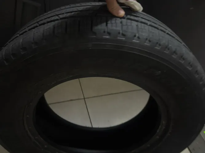 Pneu pirelli 215/70 r16