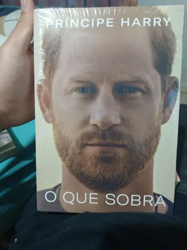 Livro, o que sobra príncipe harry