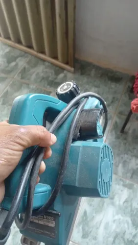 Makita Plaina elétrica 